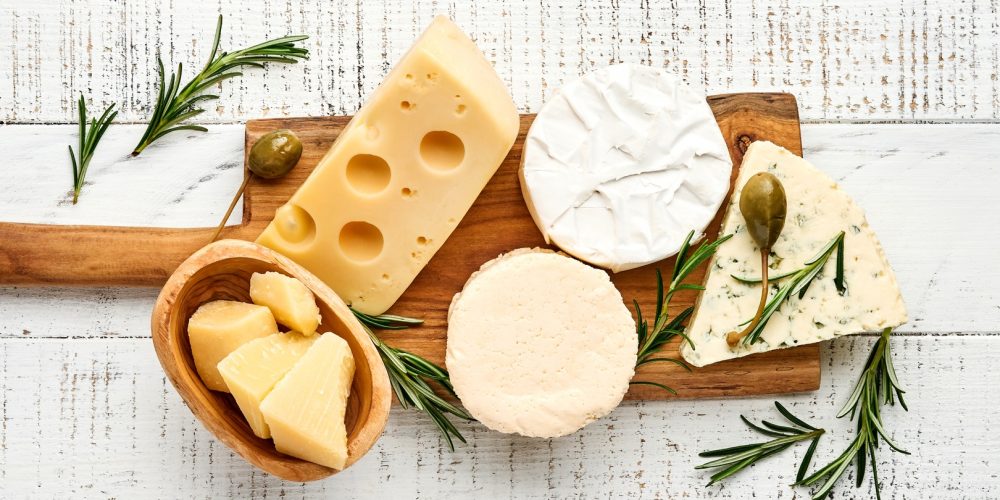 set-or-assortment-cheeses-suluguni-with-spice-came-AXLXT5N